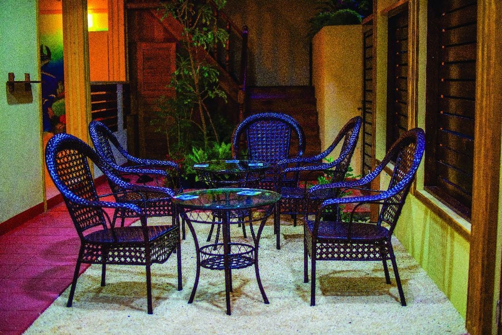South Ari Inn