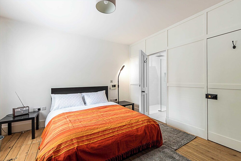 Stylish Chiswick Apartment With a Private Terrace