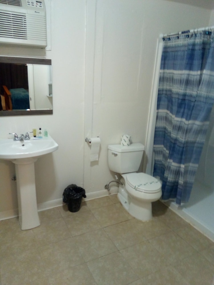 Lake City Vacations - Motel 8 Lake City - Property Image 13