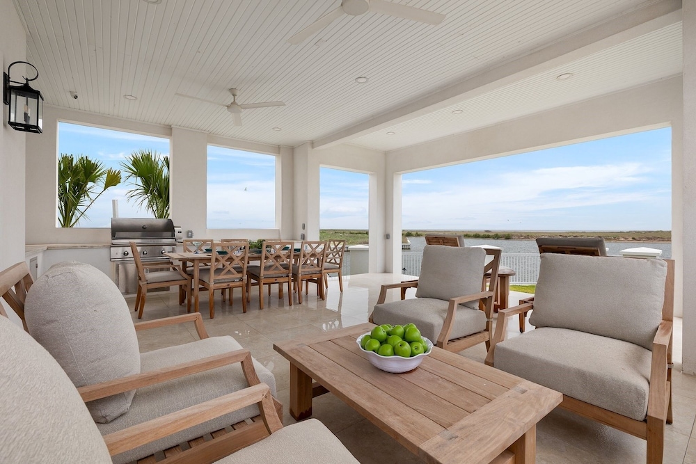 Not On Call - Private Luxury Bayfront Home At The Shores 4 Bedroom Home view 5