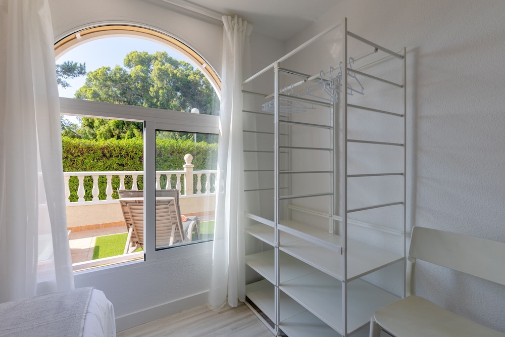 Coral Seashell Ground Floor by Fidalsa