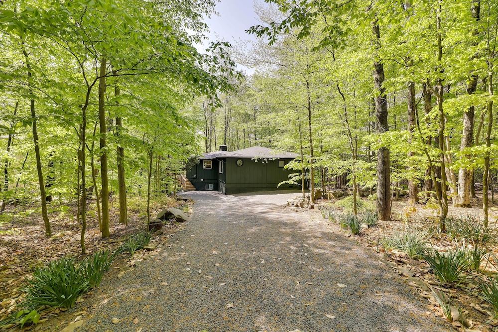 Scenic Pocono Pines Apartment w/ Fire Pit! view 4