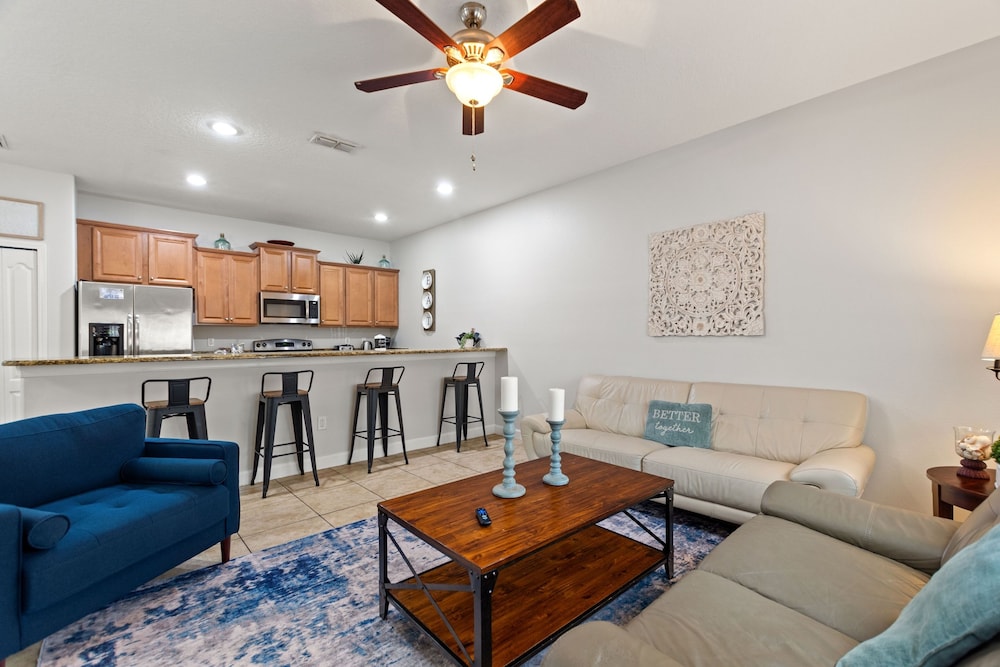 Sunny Paradise Retreat At Paradise Palms By Shine Villas 4 Bedroom Townhouse