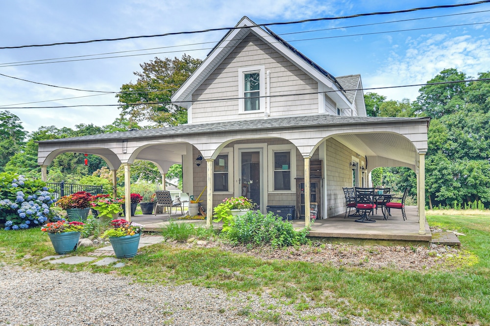 Private Heated Pool: Family Cottage in Plymouth!