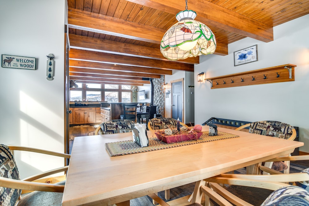 Lakefront New Hampshire Hideaway w/ Deck & Views