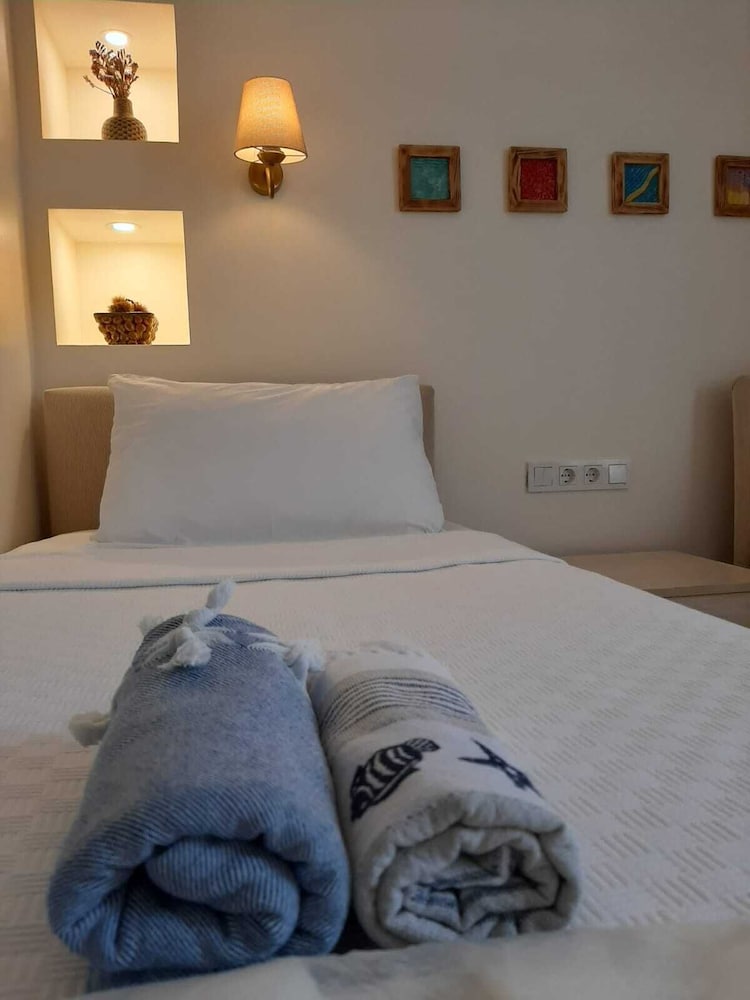 Delos Otel