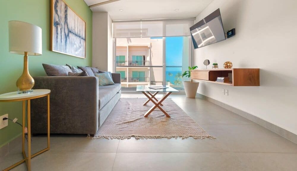 New 1 Br Unit 2 Min From Beach - Pool - King Bed