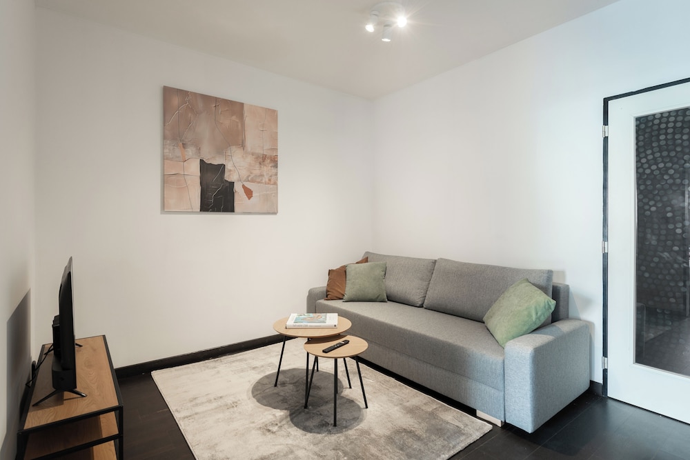 3 bedroom apartment near center