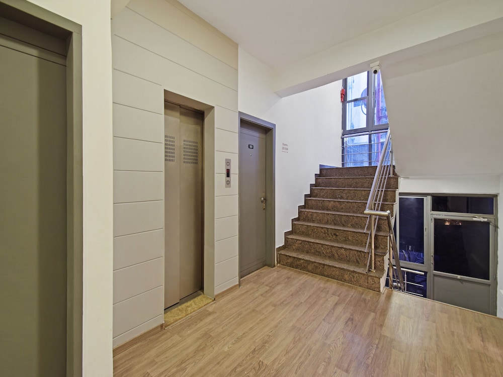 OYO Townhouse 030 Ashram Road Ahmedabad