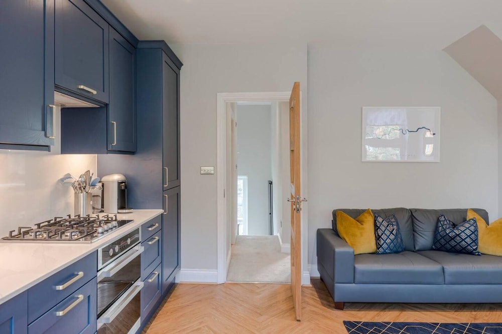 Stunning 3 bed Flat in the Heart of West Hampstead