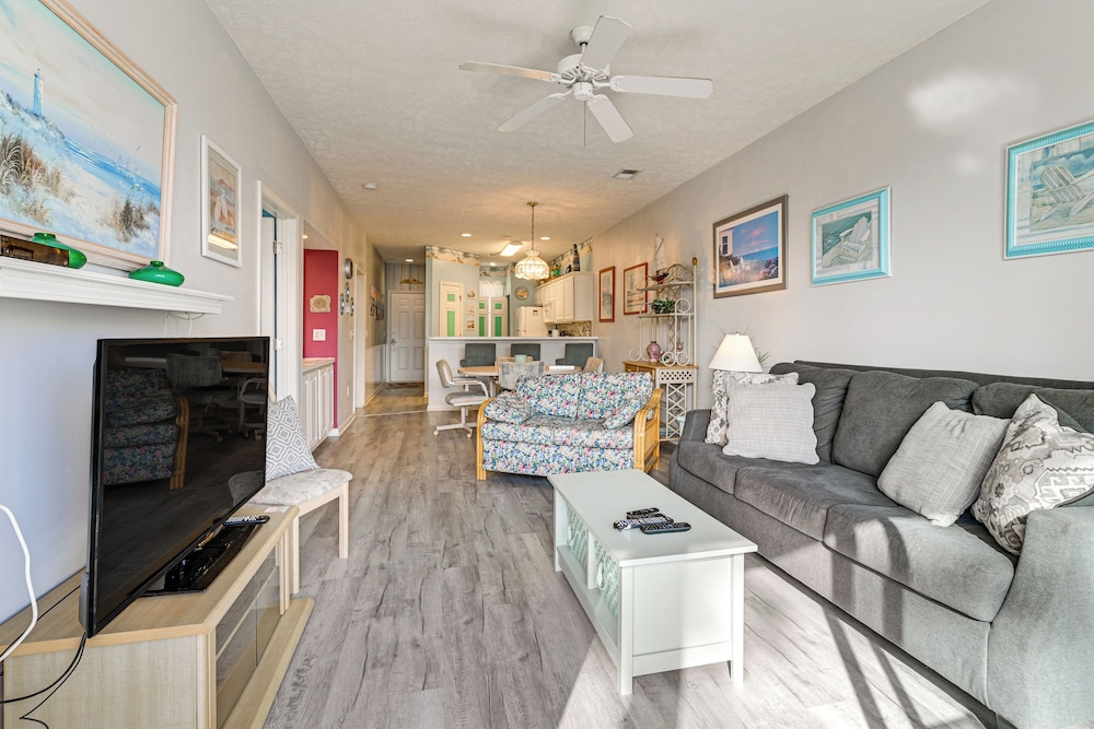 4 Mi to Ocean: Myrtle Beach Condo w/ Resort Perks