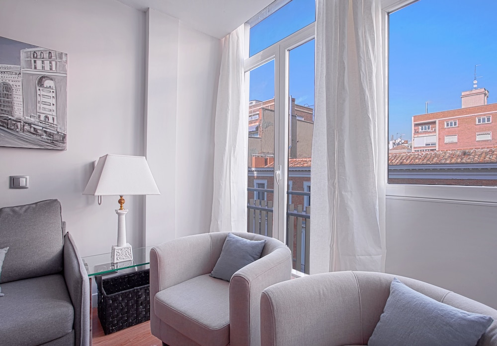 Cozy & Bright 1 Bd Apartm one Step Away Form Retiro Park. Retiro III view 5