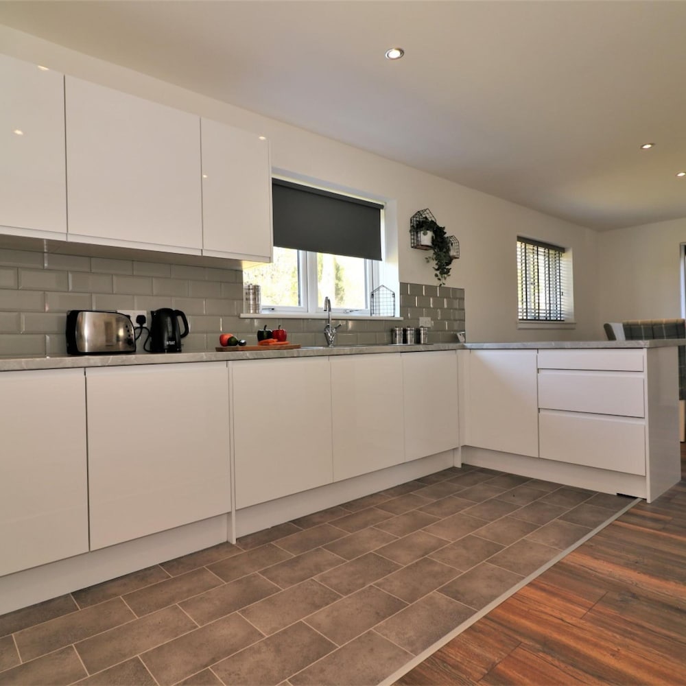 Railway House 5 bed - Maryhill