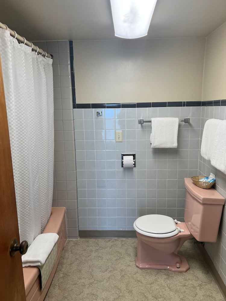 Sunset Oceanfront Lodging