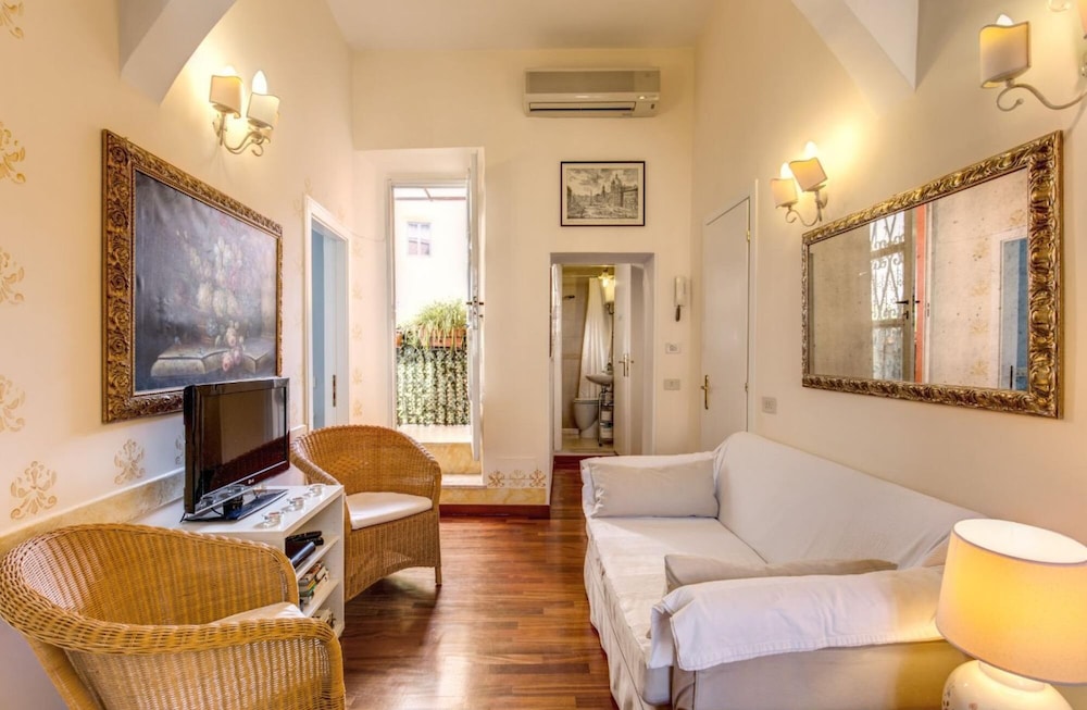 Colosseum 2BR Elegance and Charm