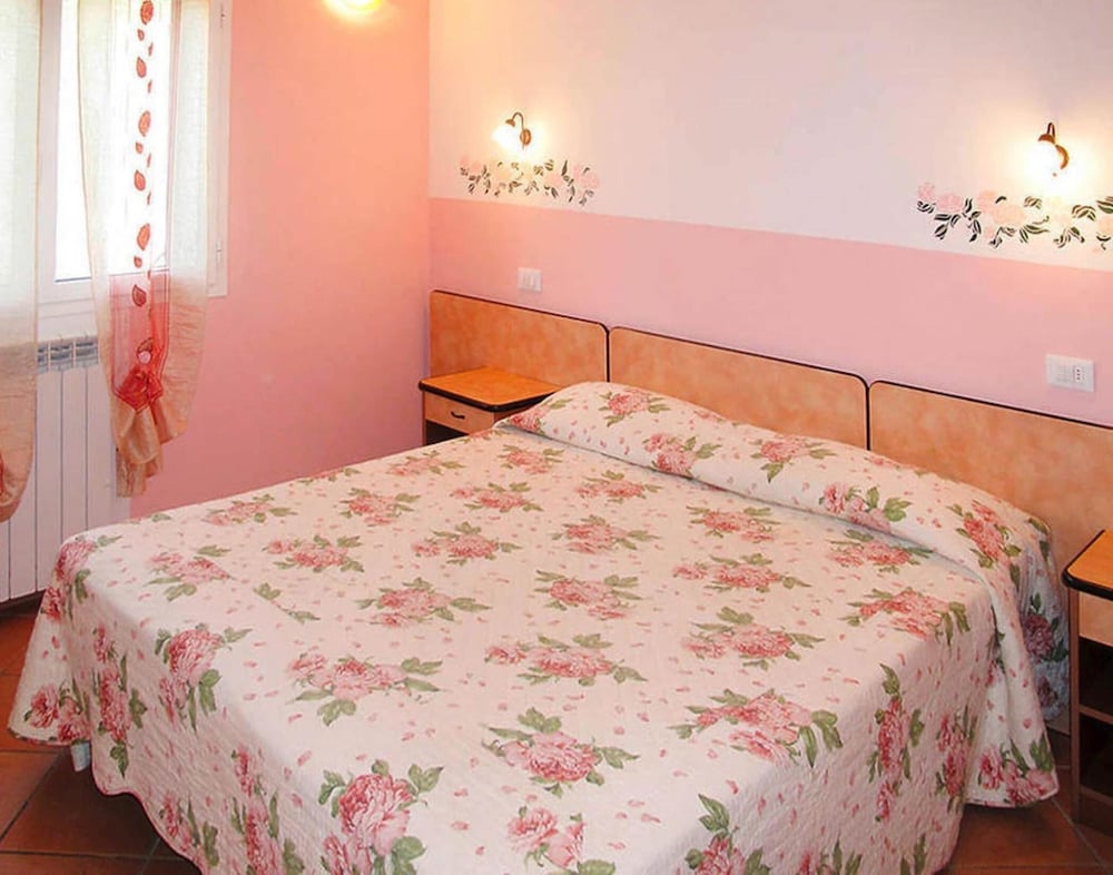 Apartment in Imperia With Communal Pool photo 5