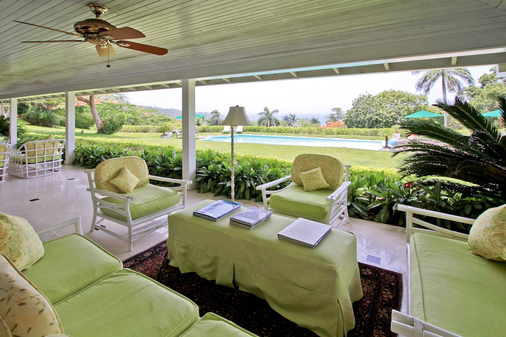 Sea Island, 6BR by Jamaican Treasures