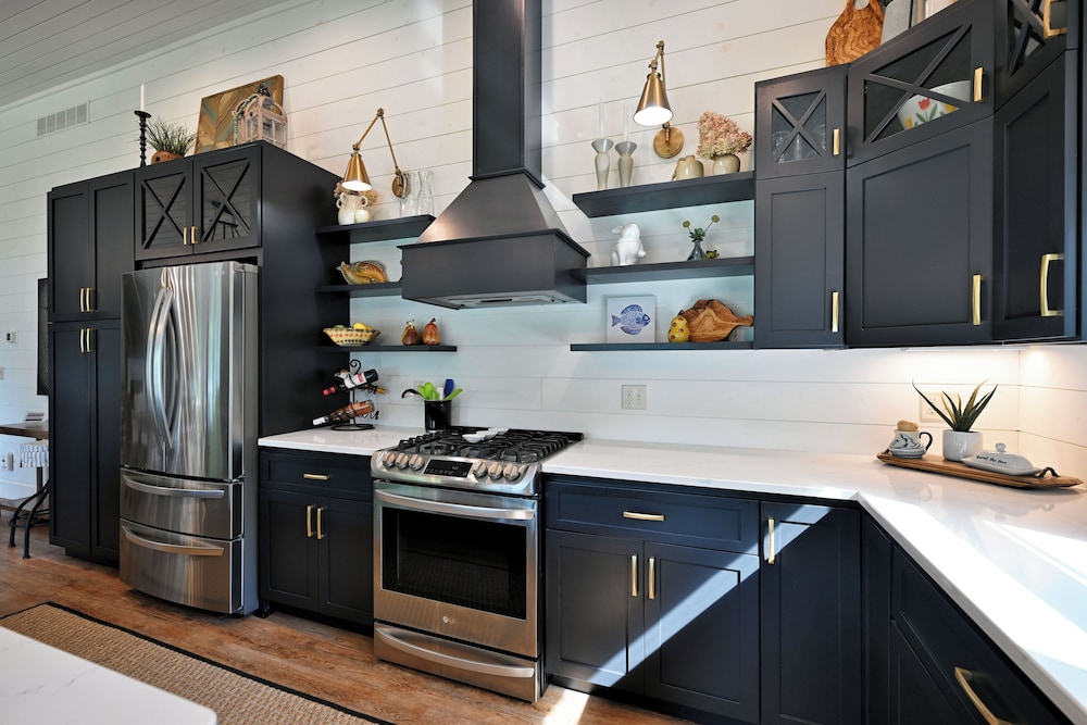 Modern Lakehouse Retreat on Lake Namakagon With Private Hot Tub