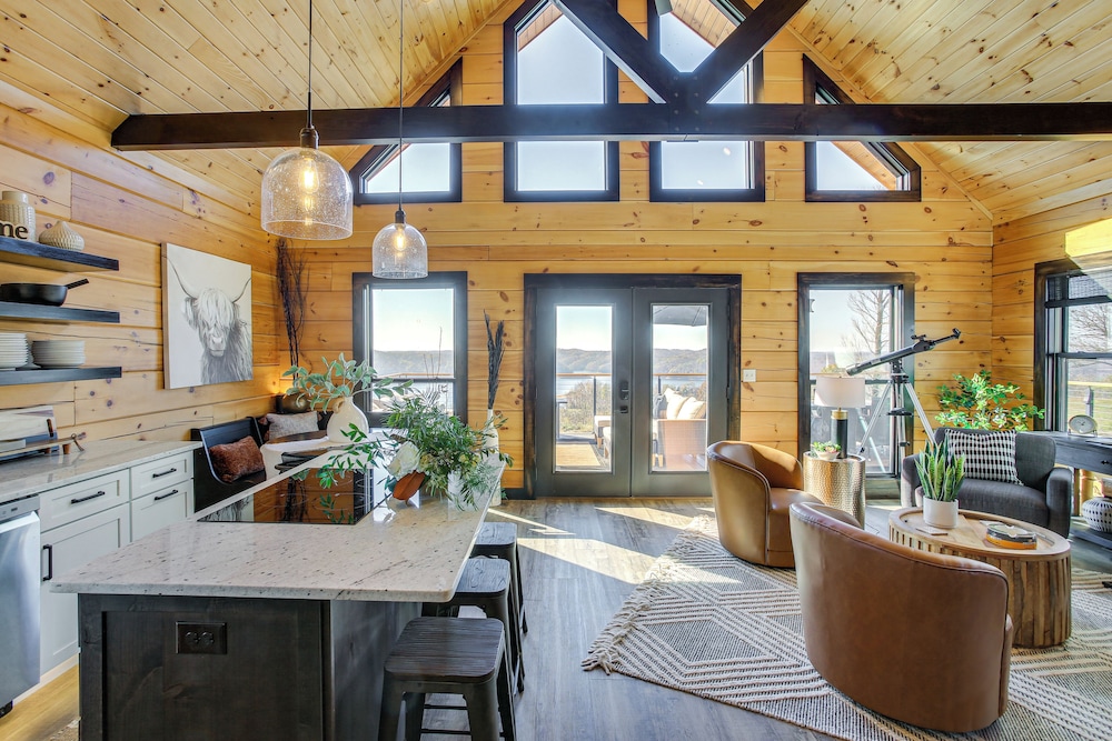 Stunning Hilham Home w/ Hot Tub, Views & Fire Pit!