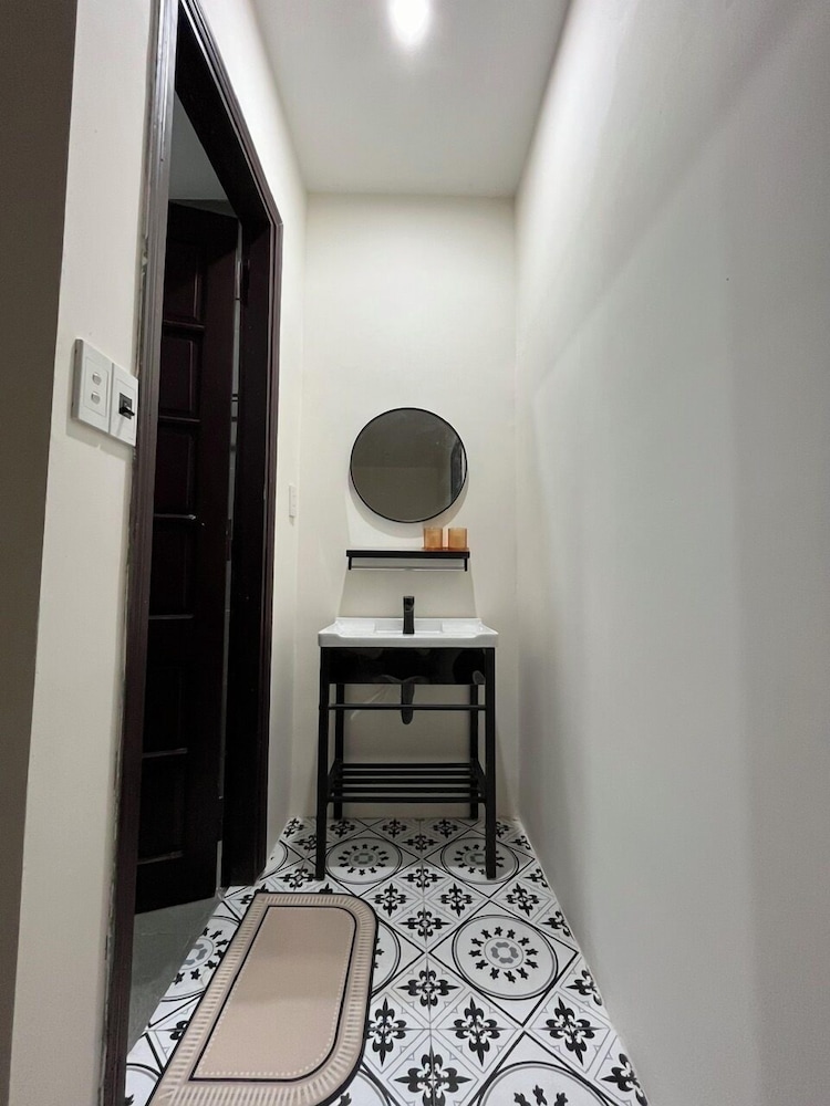 Lanni House