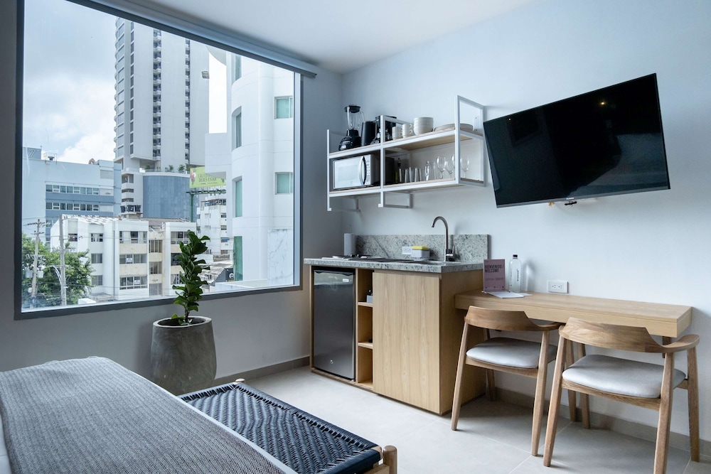 w Sophisticated 3BR w Magical Terrace in CTG