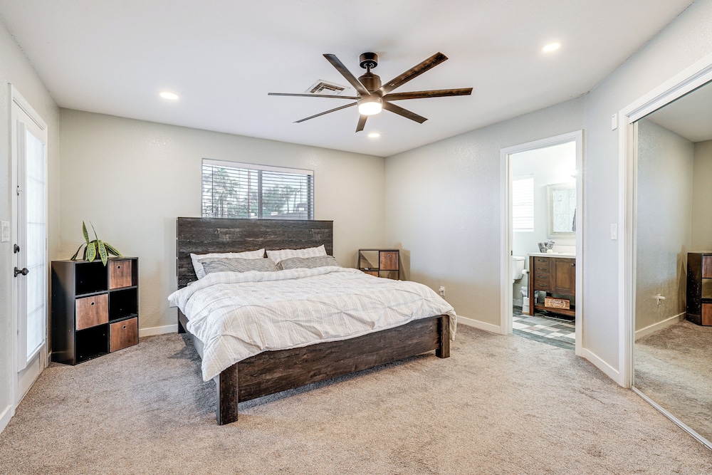 3 Mi to London Bridge: Home w/ Patio & Grill!