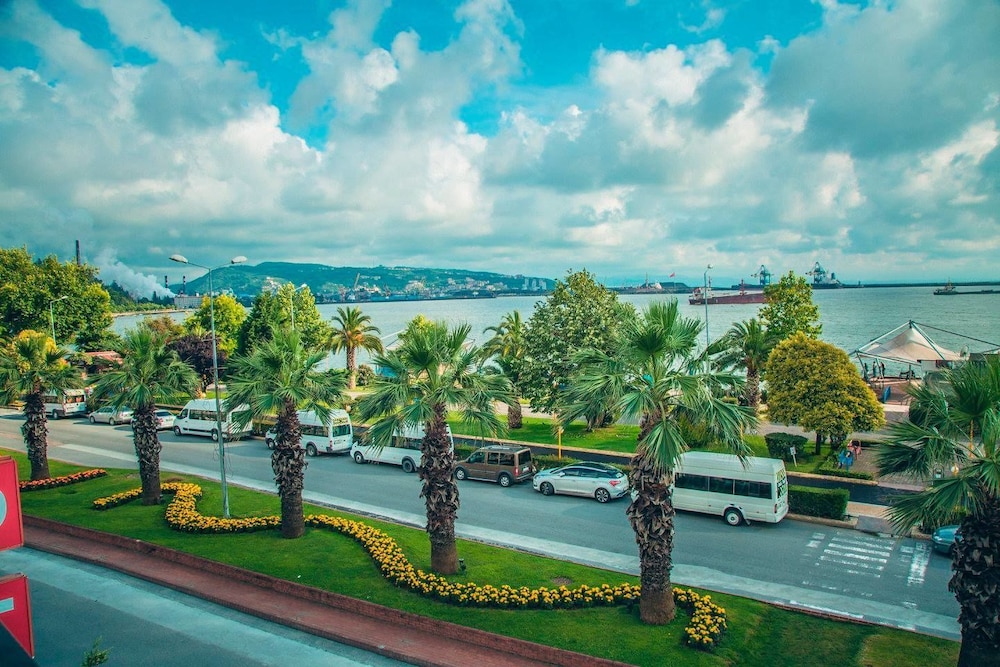 Azim Otel - Property Image 2