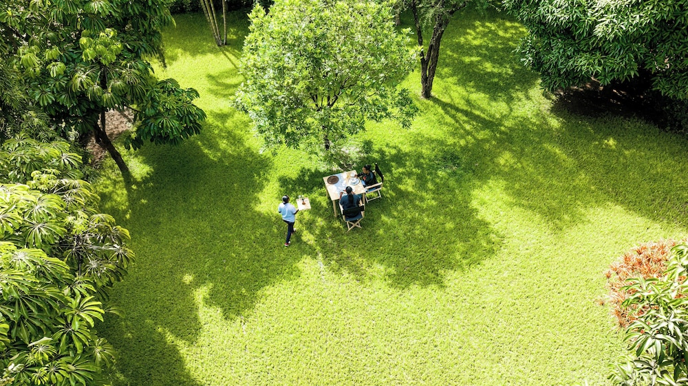 The Hidden Valley Lodge