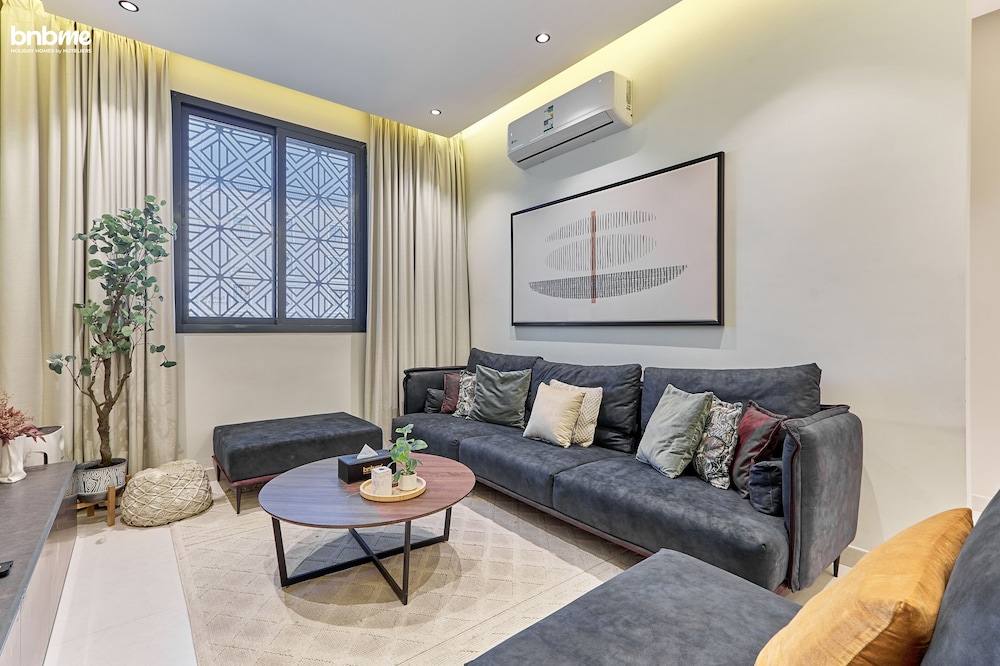 bnbmehomes-Aesthetic 3BR nr Airport-D4