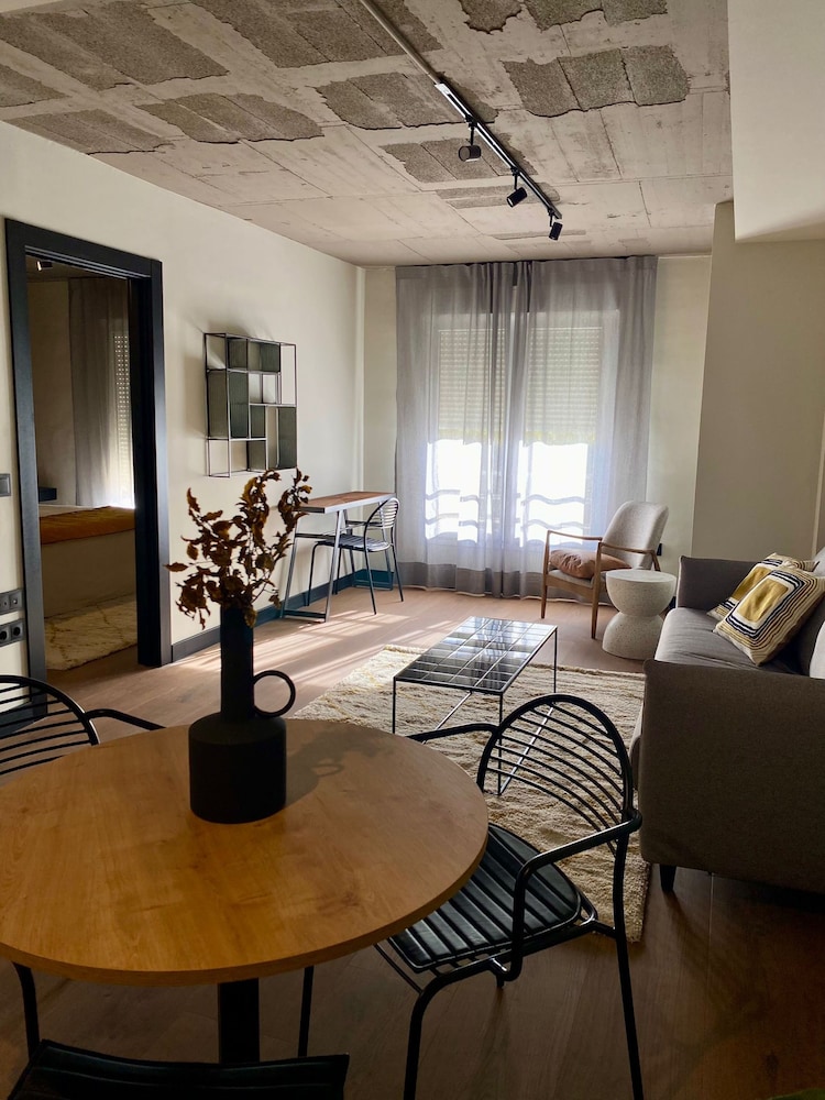 Holidays2Malaga Bubu Apartments