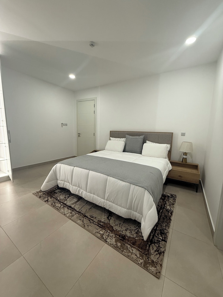 Kinville Suites - Cantonment Living