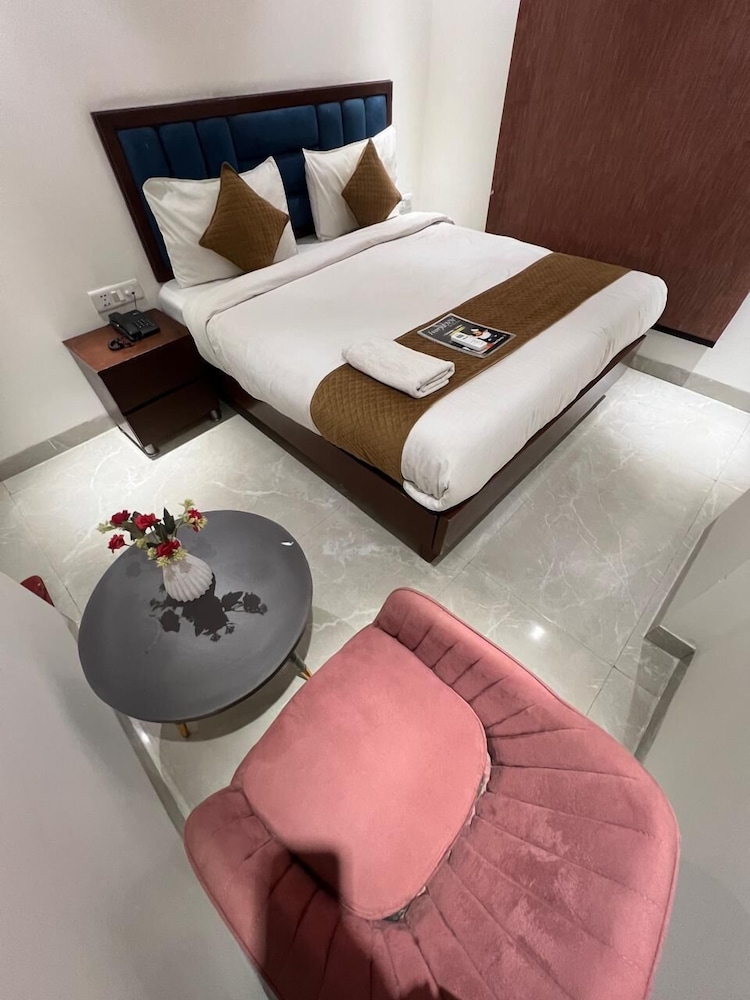 SS Hotel