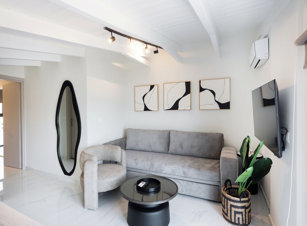 N&G Deluxe Maisonette