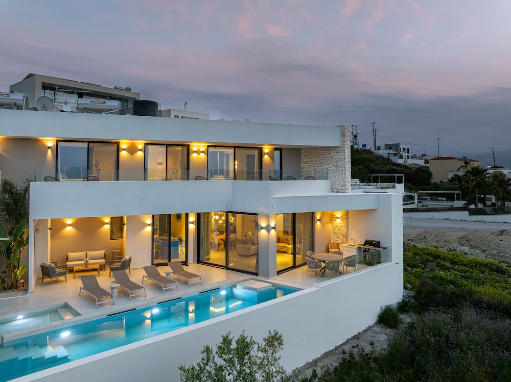 Bella Casa - Newly Built Designer Villa