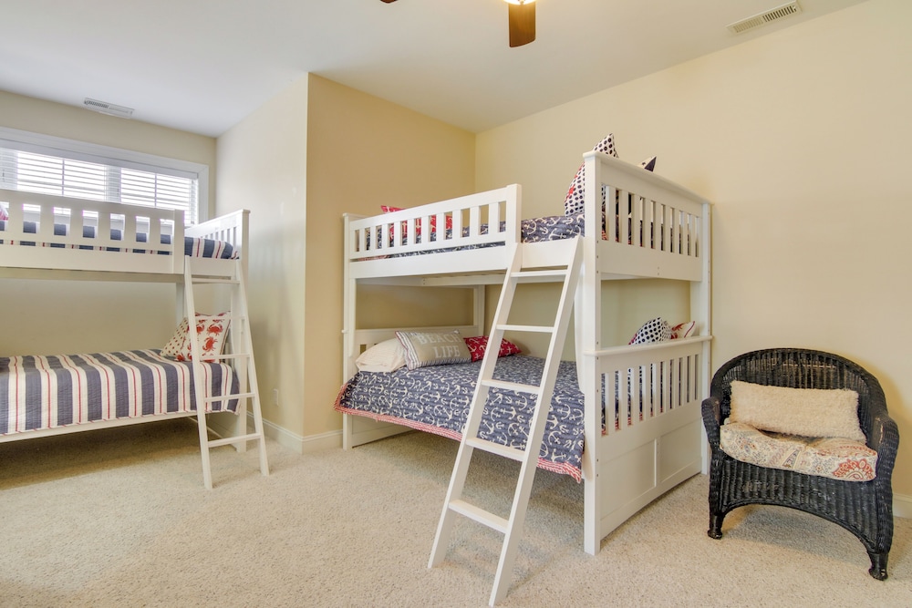 Bayside Resort Rental in Selbyville: 6 Mi to Beach view 3