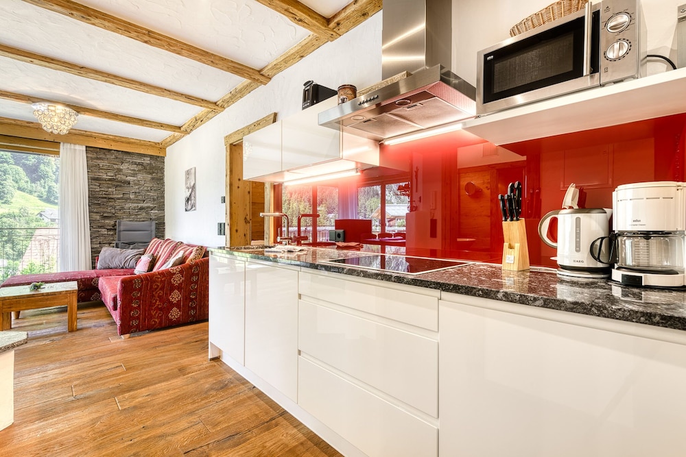Uralp Royal by A-Appartments