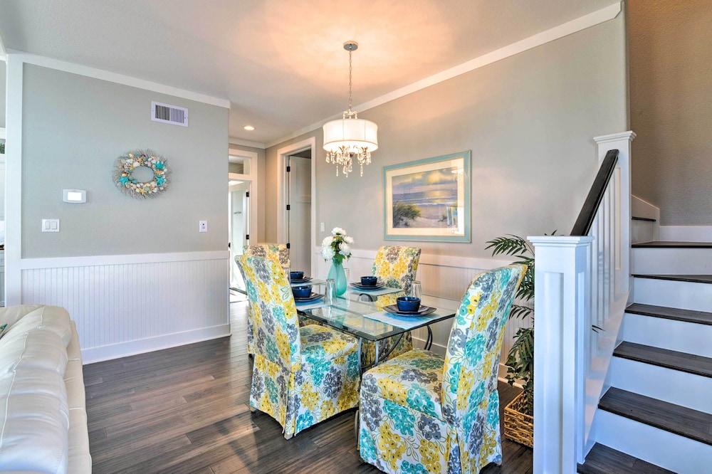 Bayfront Galveston Vacation Rental, Decks & Views!