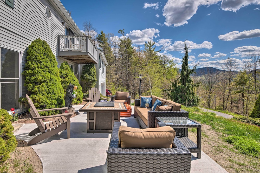 Spacious Gilford Home 2 Mi to Lake Winnipesaukee! view 4