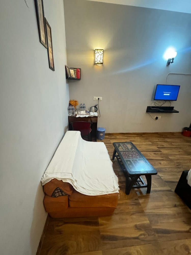 Pearl Suites at Omex Enternity