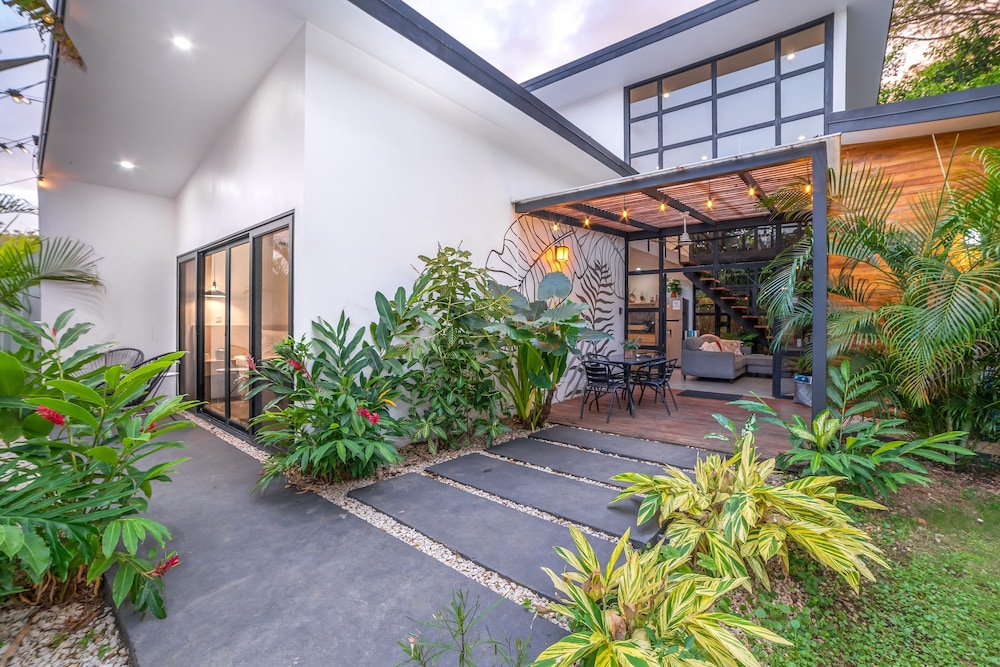 Enchanting Jungle Villa Your Tropical Escape