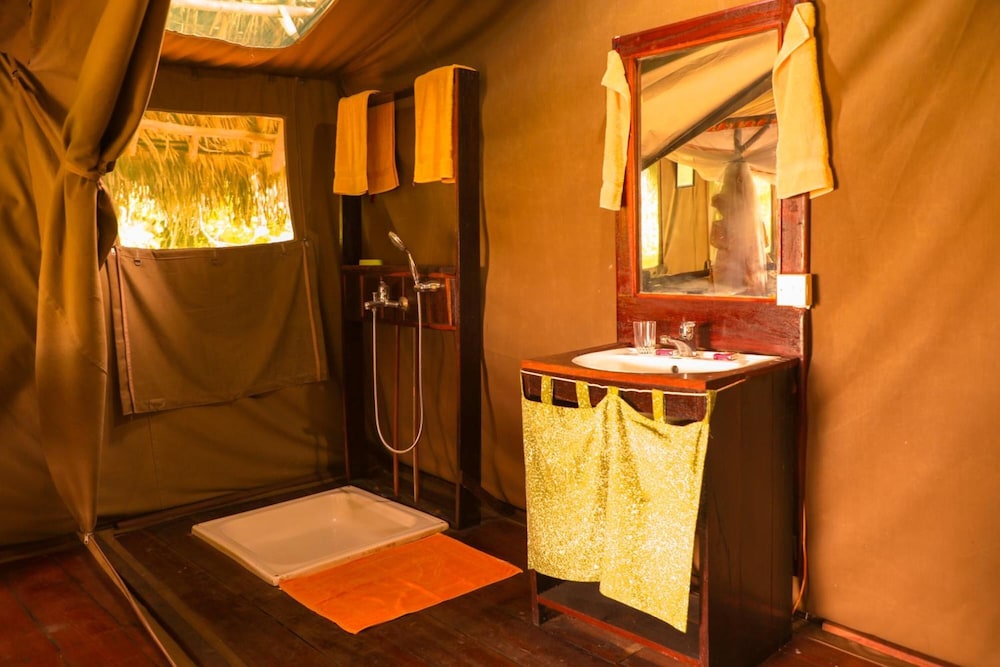 Selous Butembo Tented Lodge Lotus