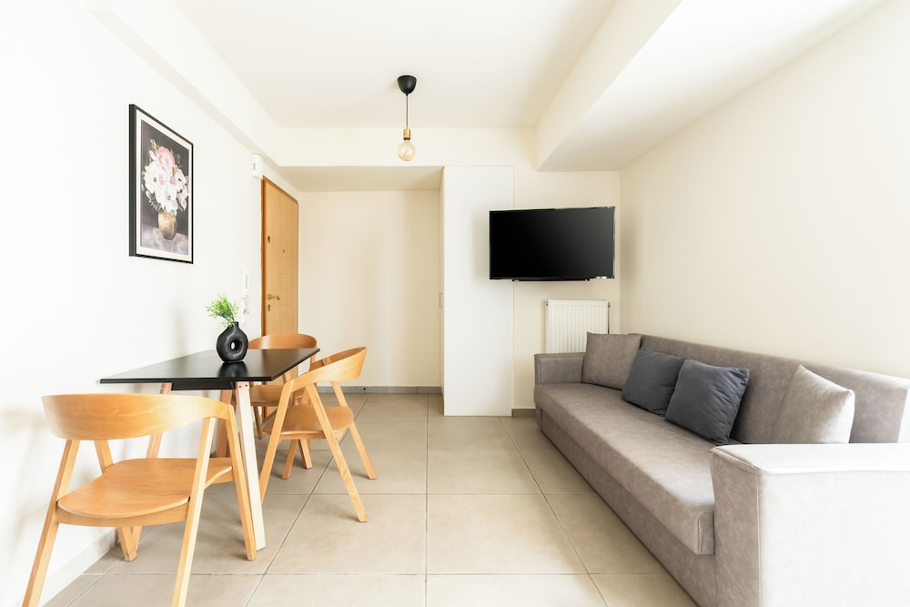 Elysee Apartments 9 B