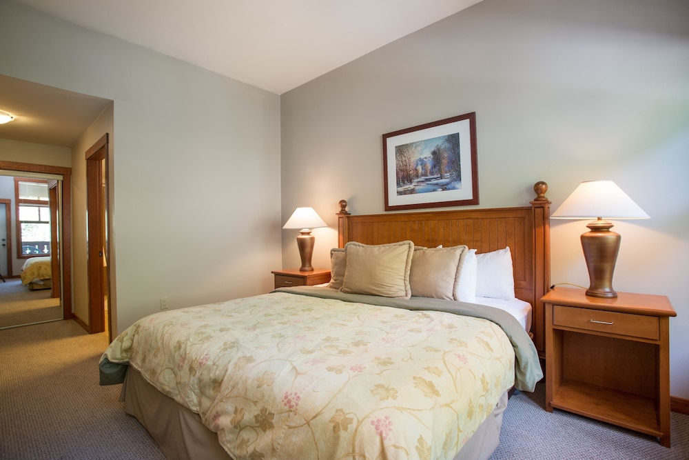 Eagle Springs East 1 & 2 Bedroom Condos