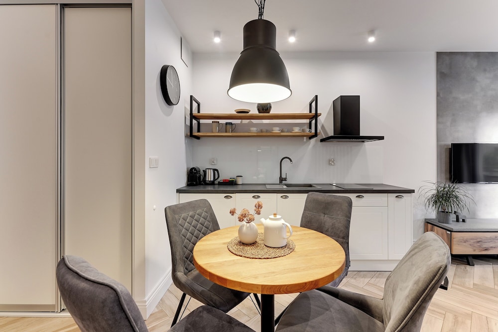 Aura III & Parking by Downtown Apartments