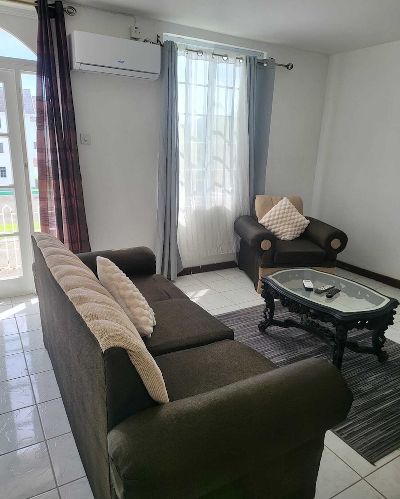 Beautiful 1-bed Apartment in Montego Bay view 5