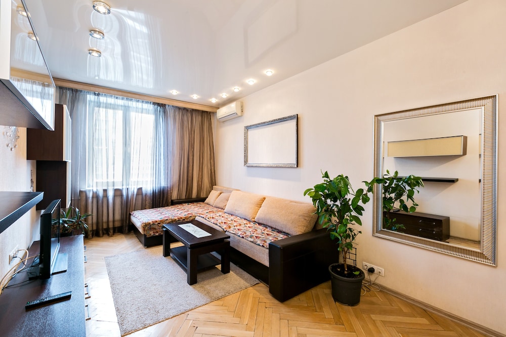 MaxRealty24 Chernyakhovskogo 3