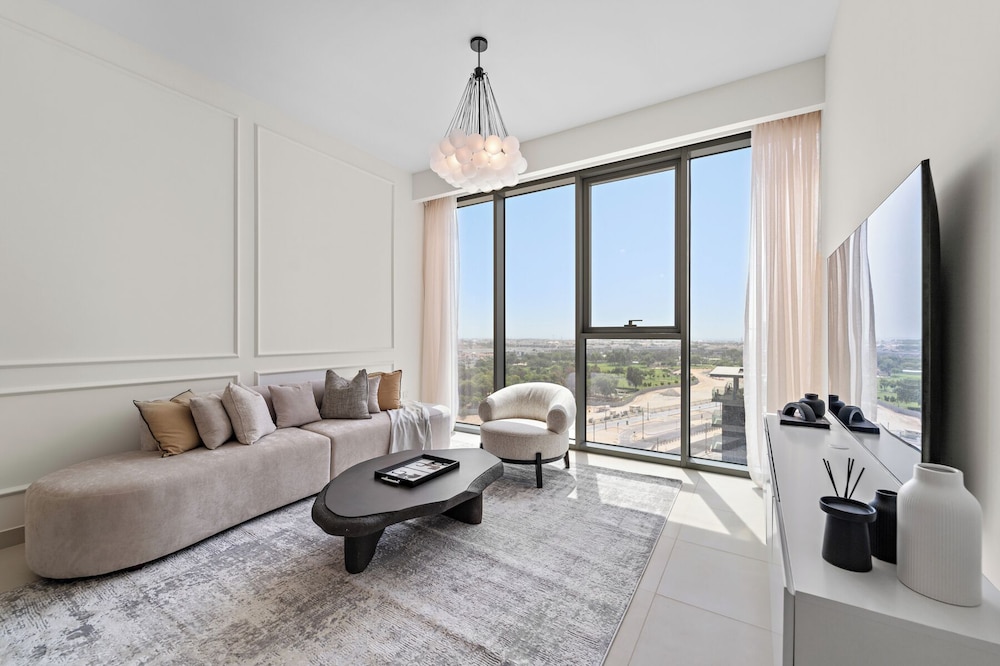 2BR M Peaceful Yet Central Dubai