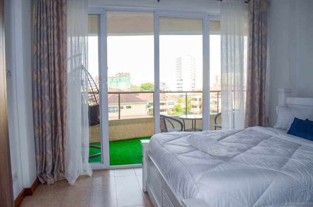 Imagine Luxury - Lavender Loft view 2