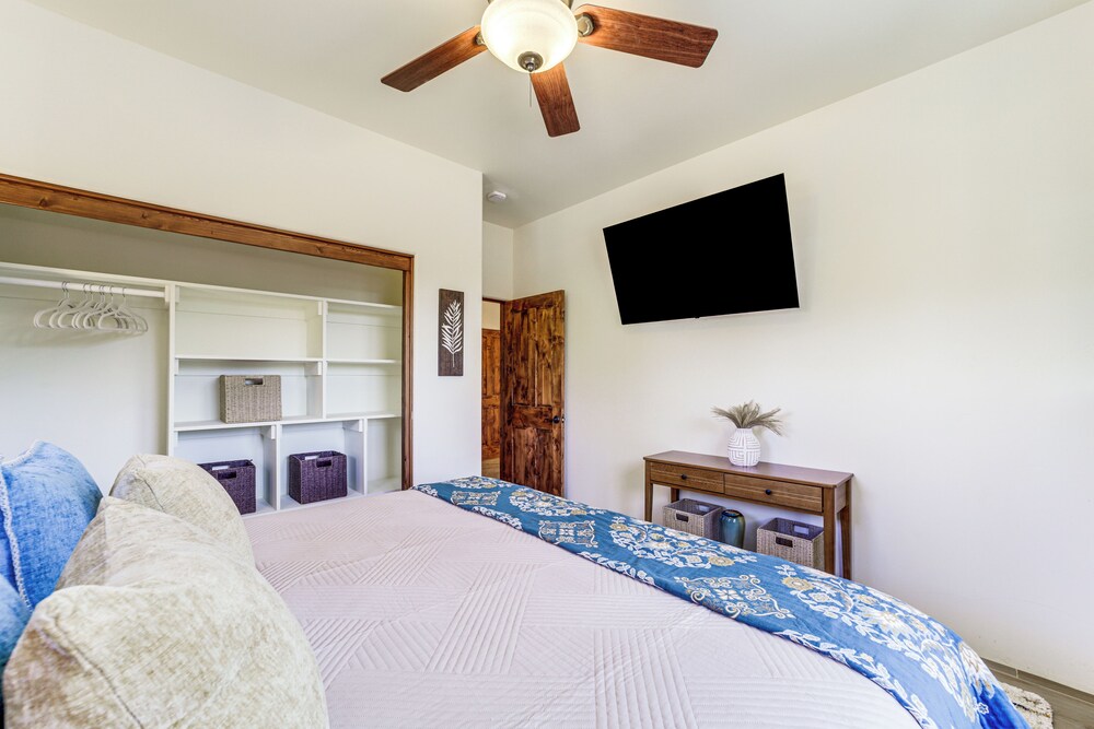 Hot Tub & Red Rock Views: Secluded Sedona Escape!