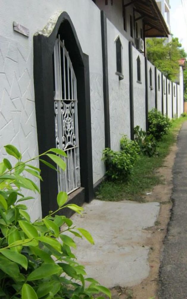 Gayana Hotel